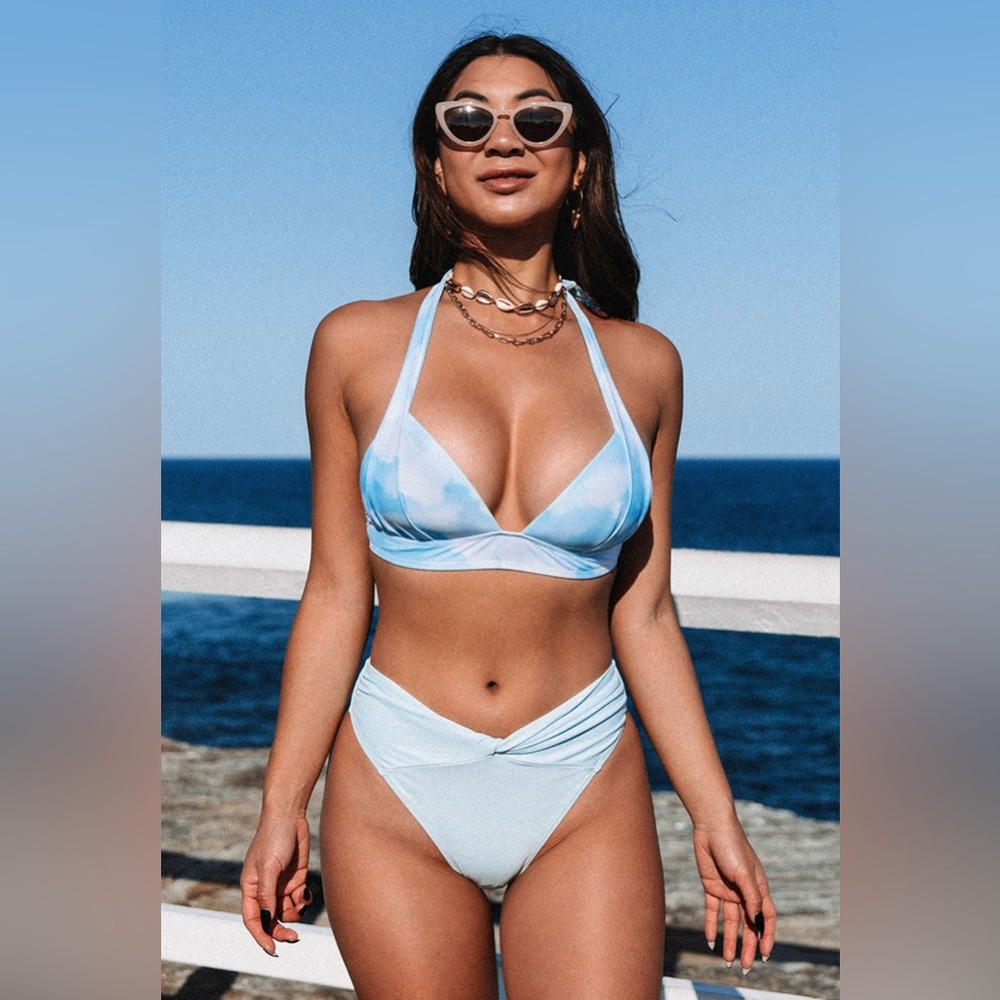 CUPSHE Kourtney V-neck Longline Halter & High Waisted Bikini